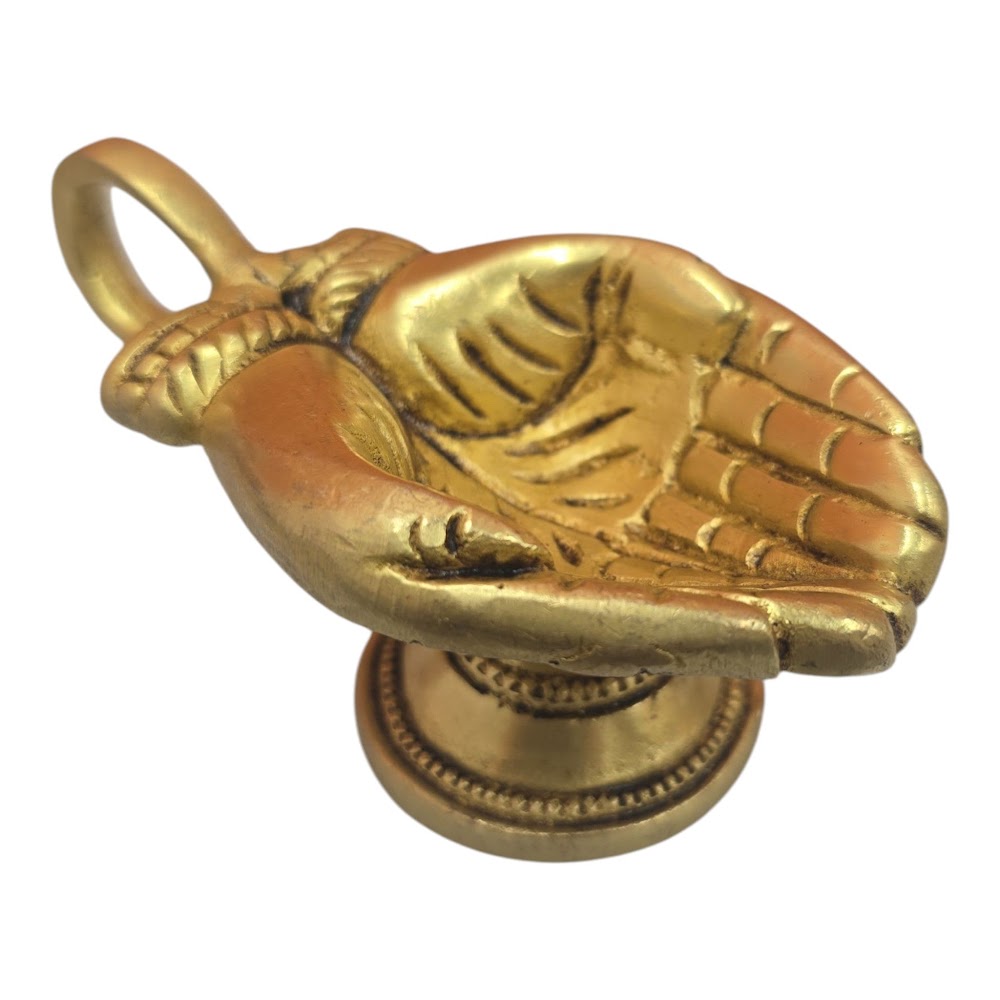 Hand Diya Vilaku – Traditional Pooja Lamp | Traditional Puja Accessory